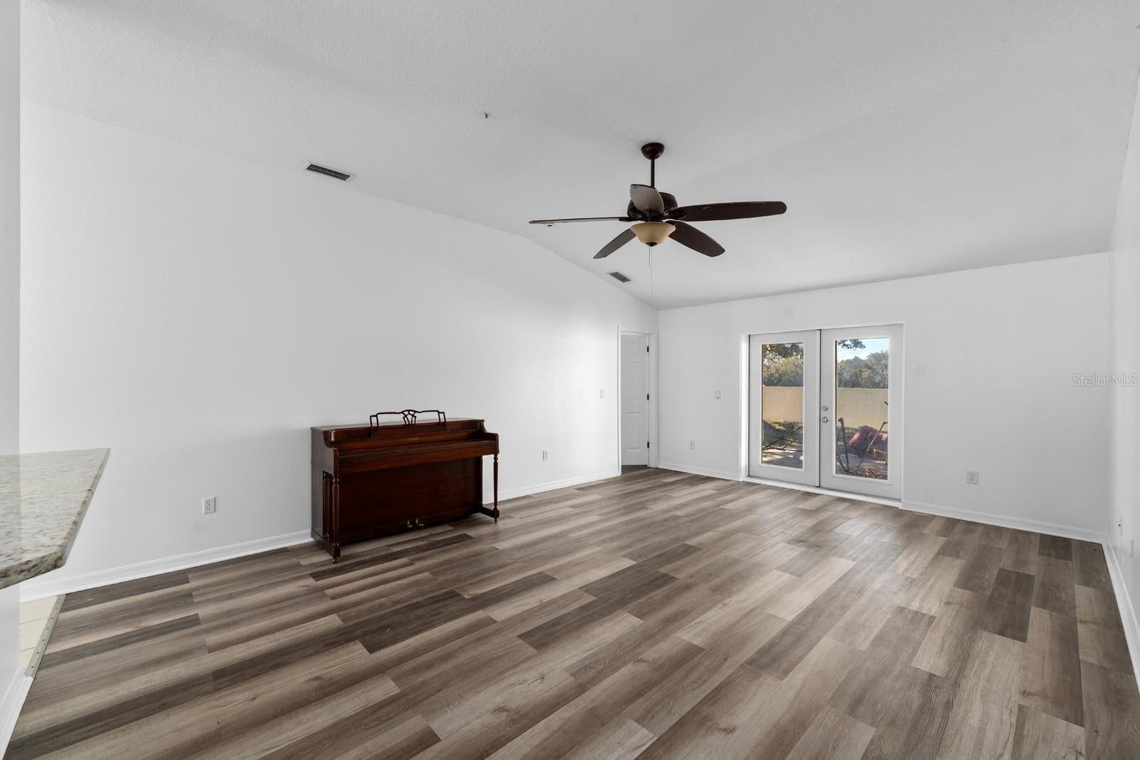 3609 TRAPNELL GROVE LOOP