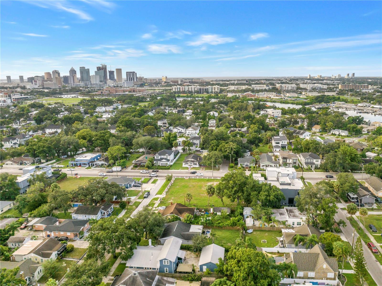 815 W COLUMBUS DRIVE