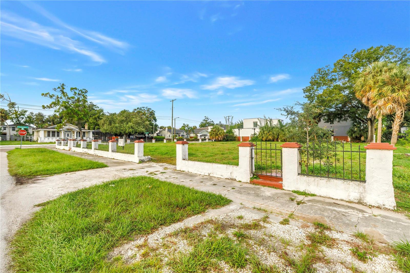 815 W COLUMBUS DRIVE