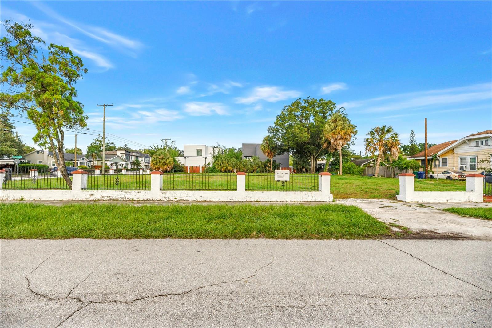 815 W COLUMBUS DRIVE