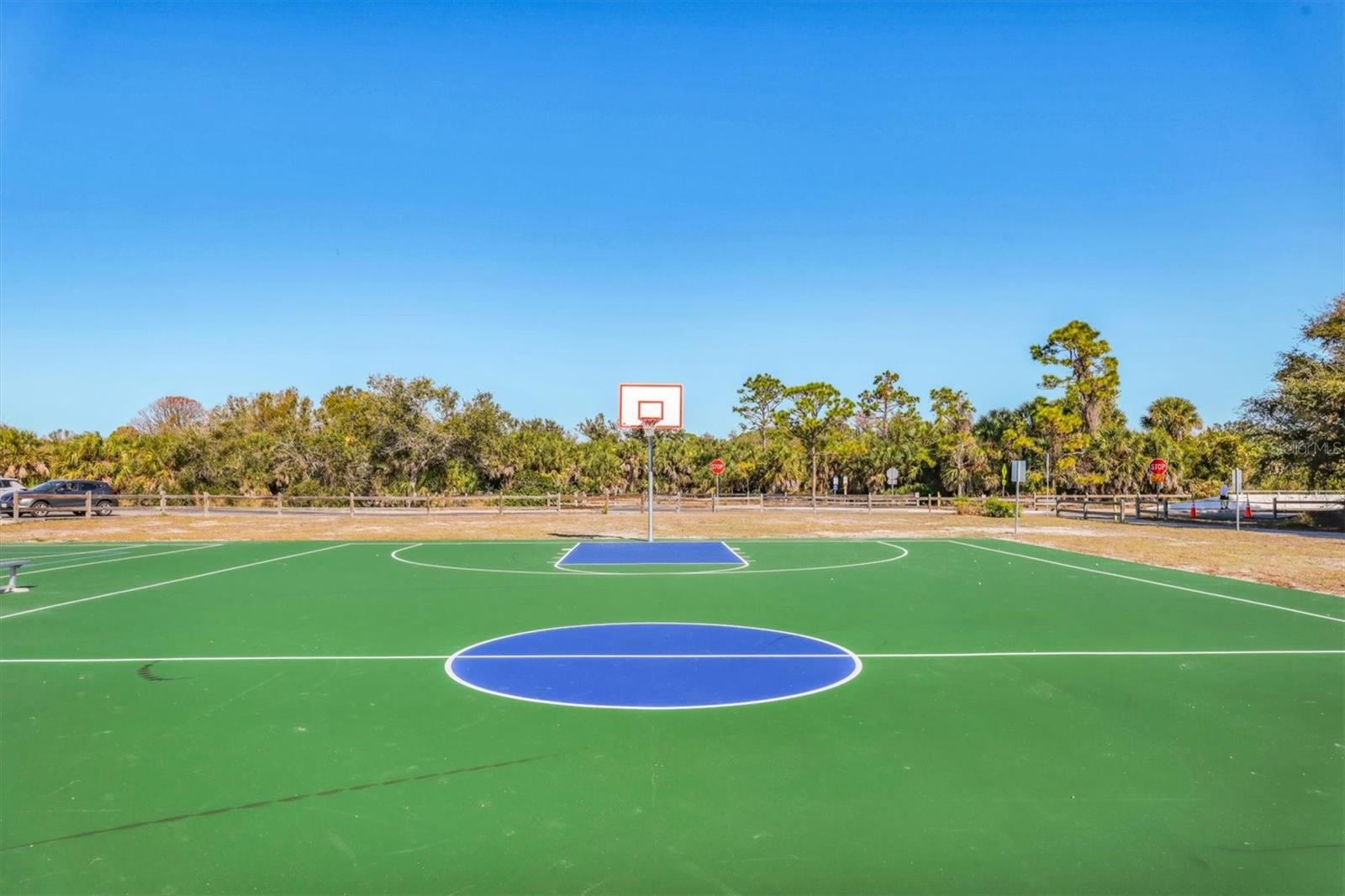 SOUTH VENICE - Residential