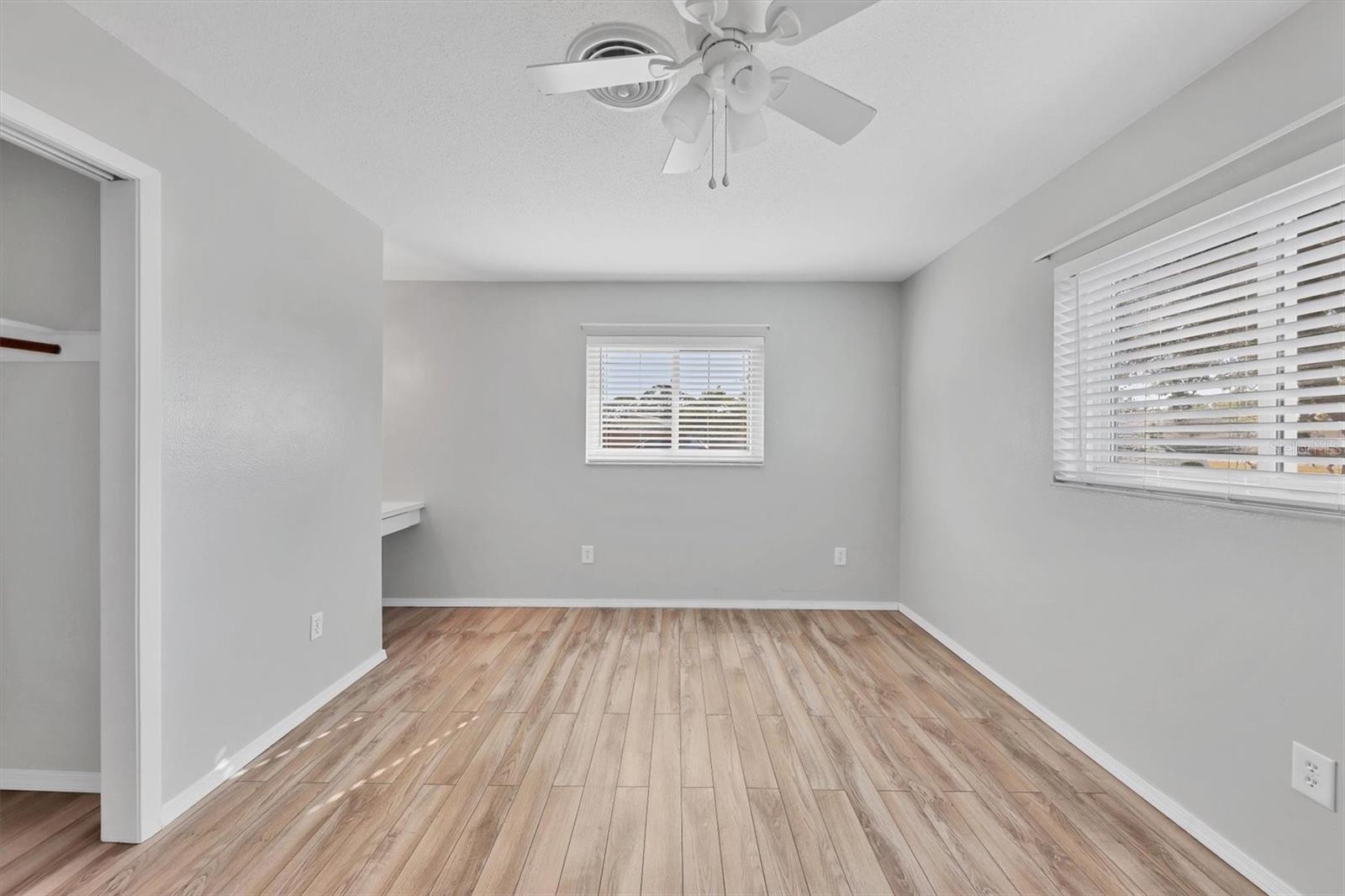 SOUTH VENICE - Residential