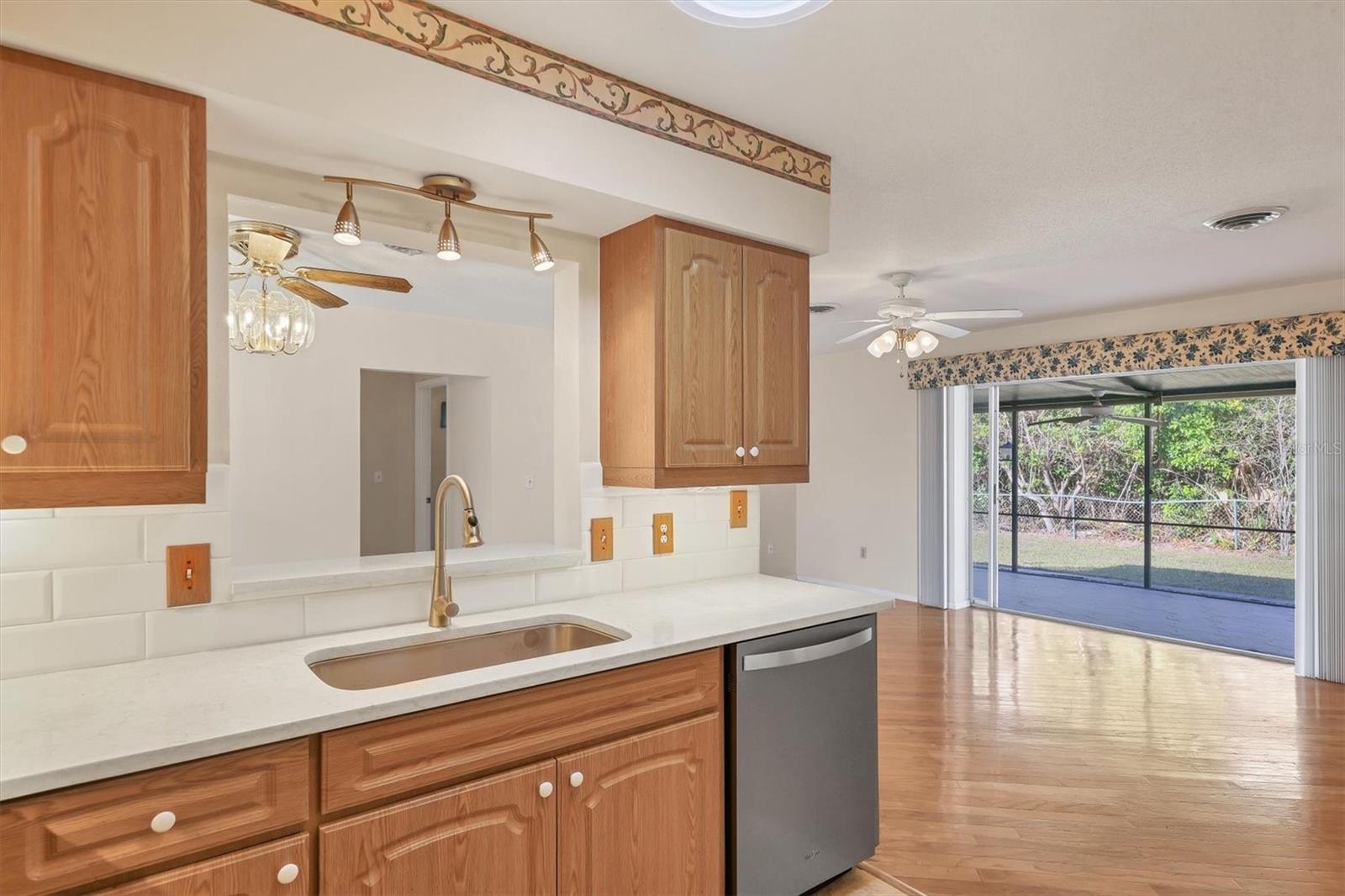 SOUTH VENICE - Residential