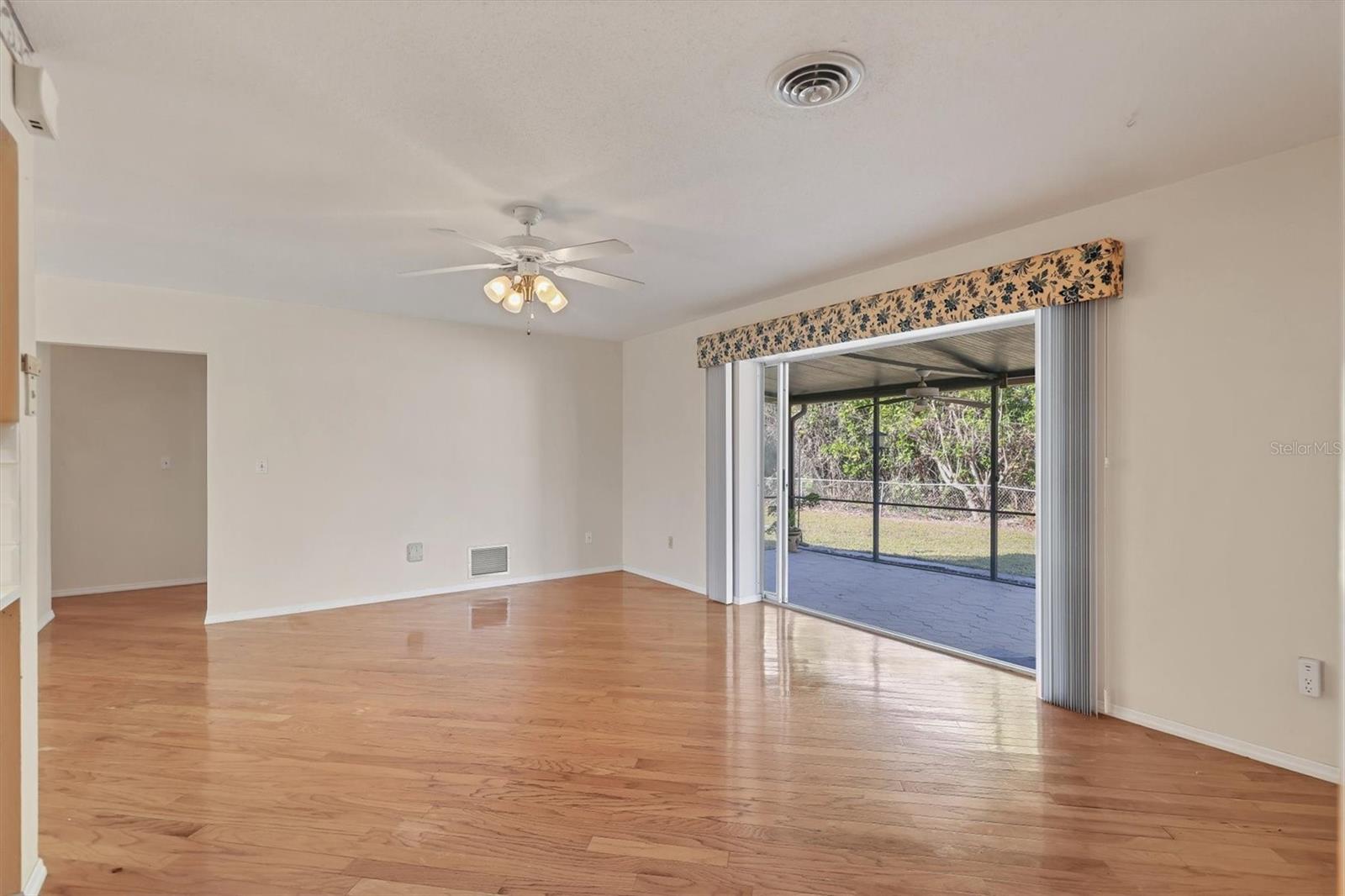 SOUTH VENICE - Residential