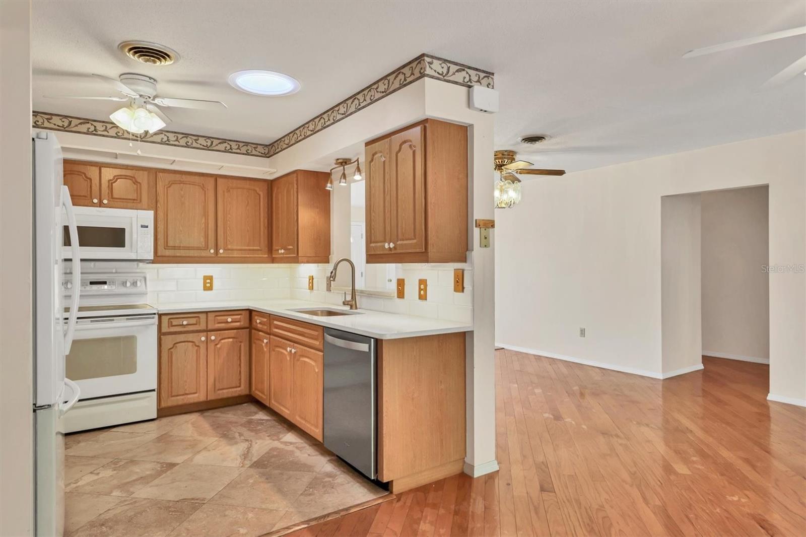 SOUTH VENICE - Residential