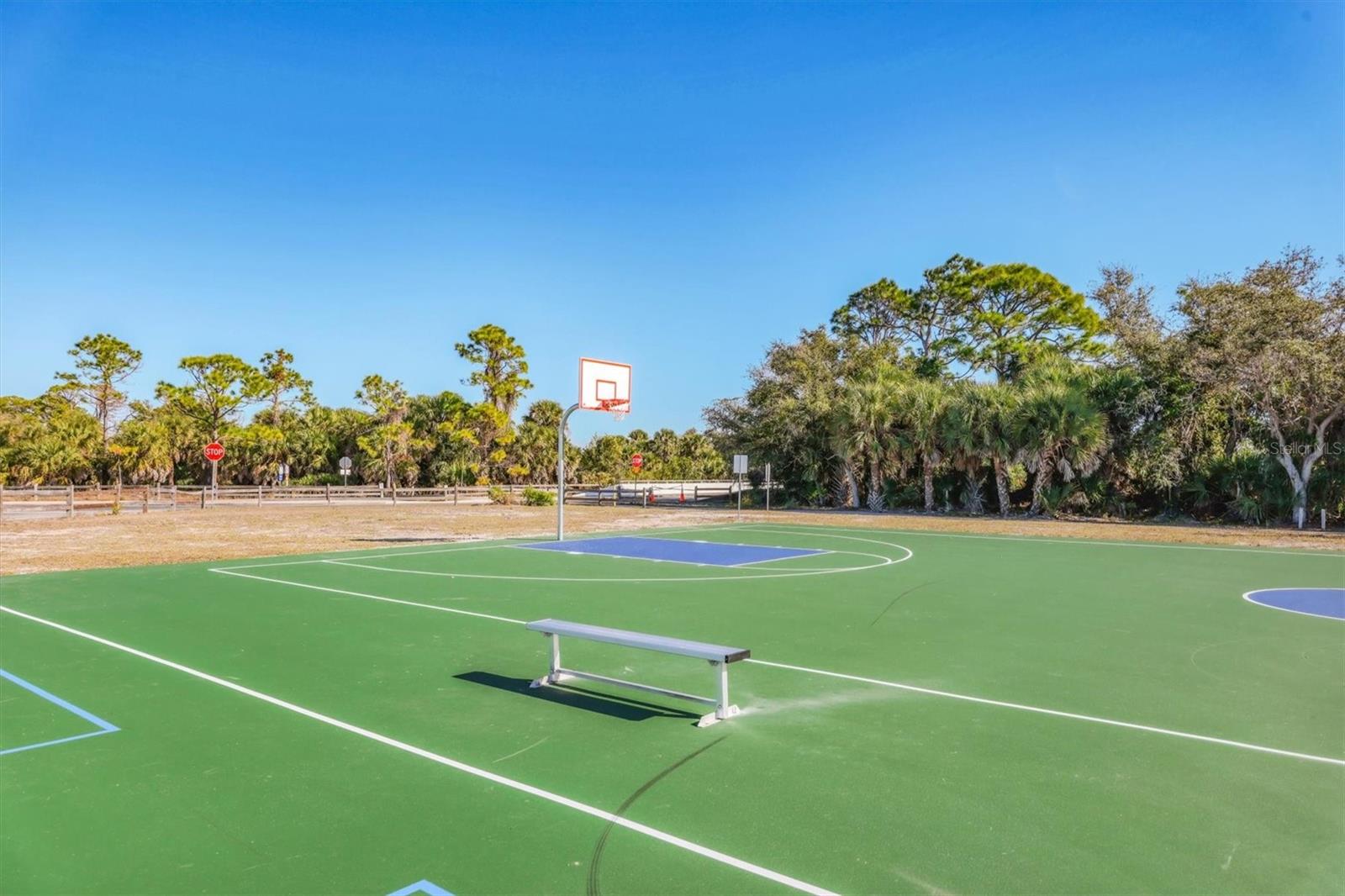 SOUTH VENICE - Residential