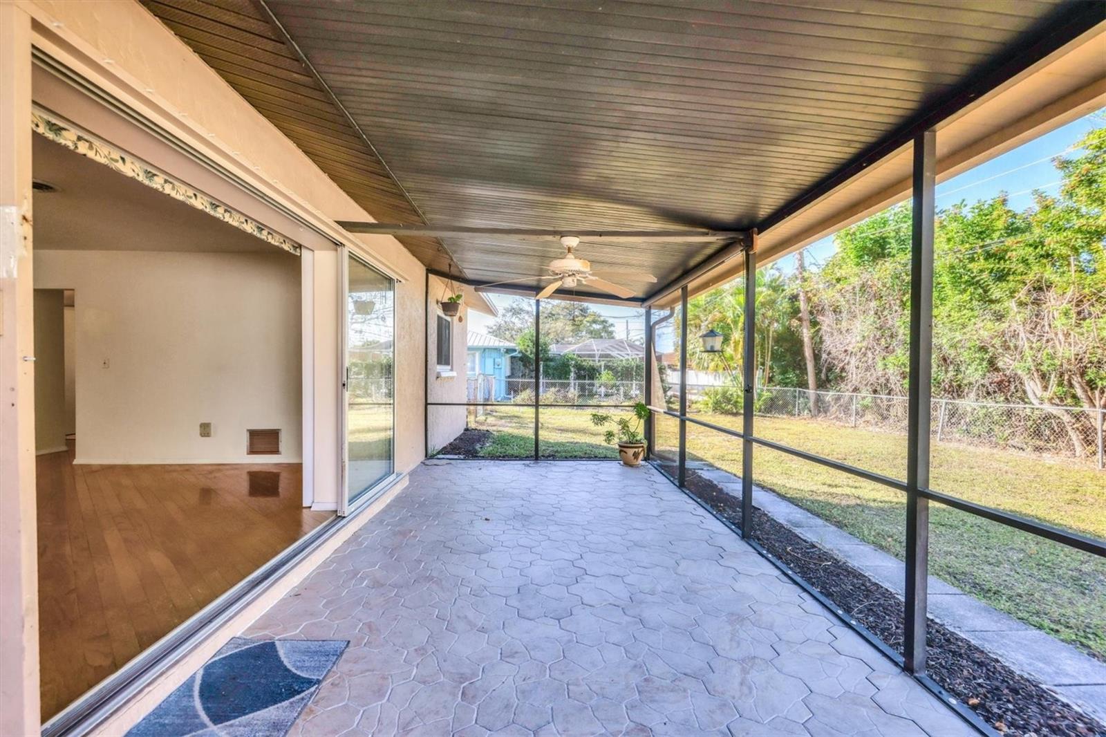 SOUTH VENICE - Residential