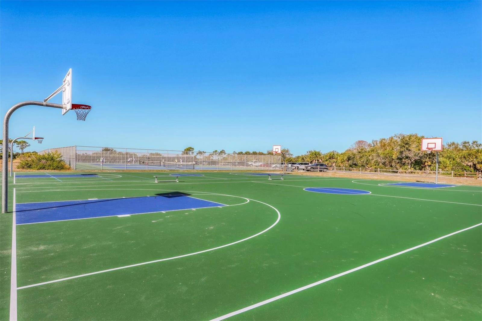 SOUTH VENICE - Residential