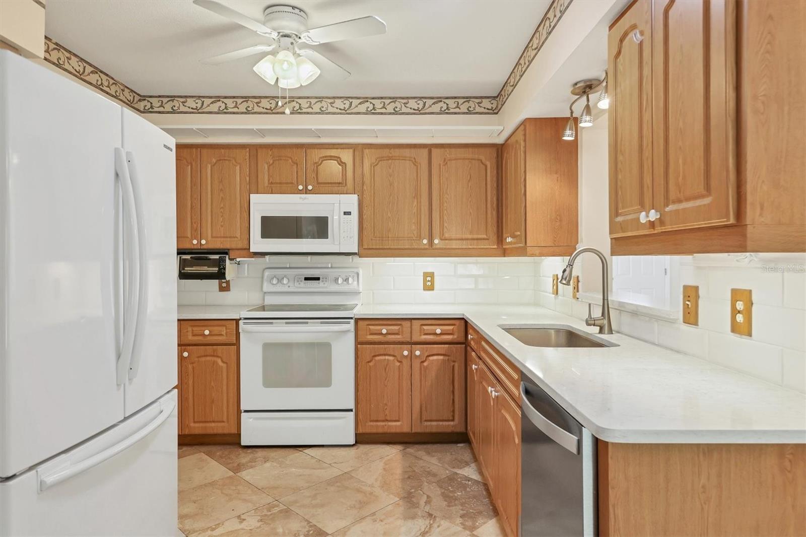 SOUTH VENICE - Residential