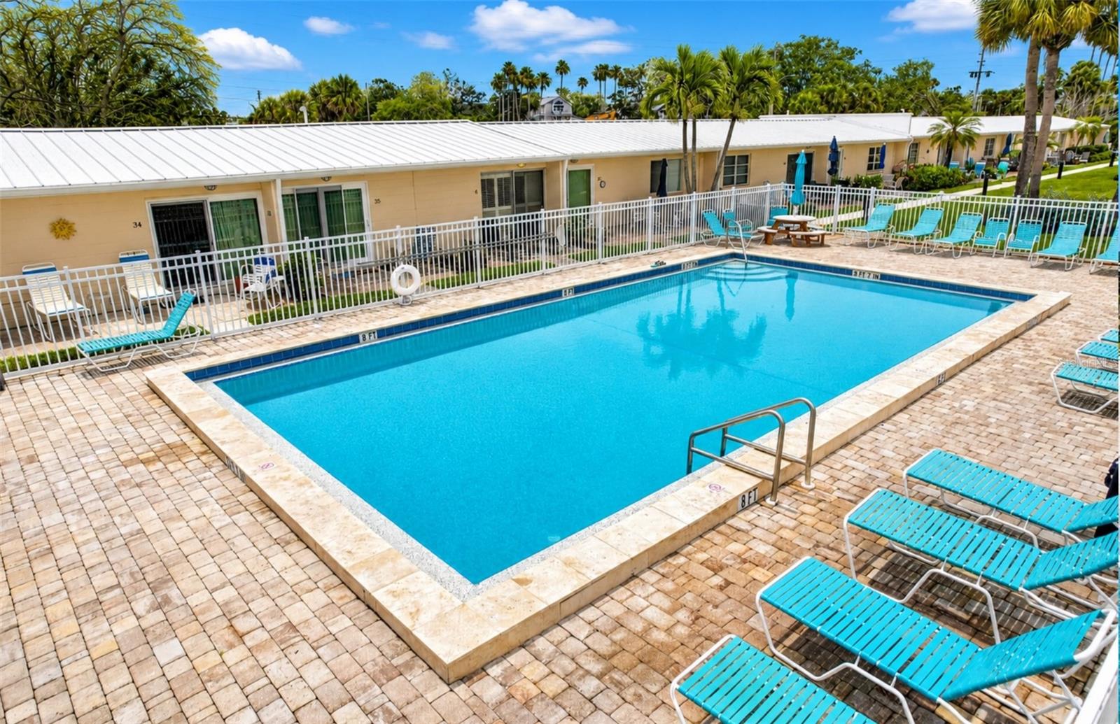 JAMAICA ROYALE - Residential