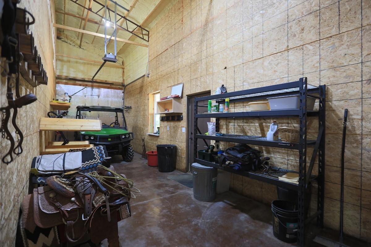 ACREAGE NON - SUBDIVISION - Residential