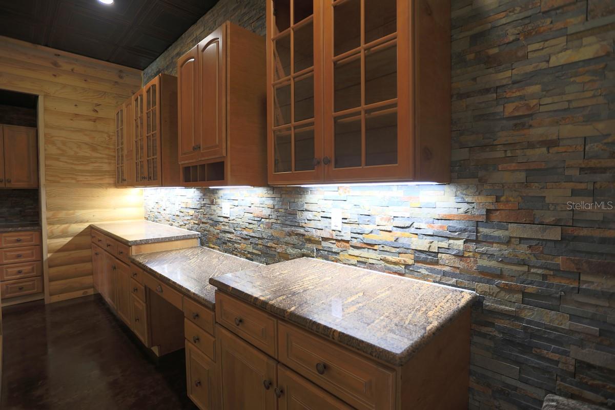 ACREAGE NON - SUBDIVISION - Residential