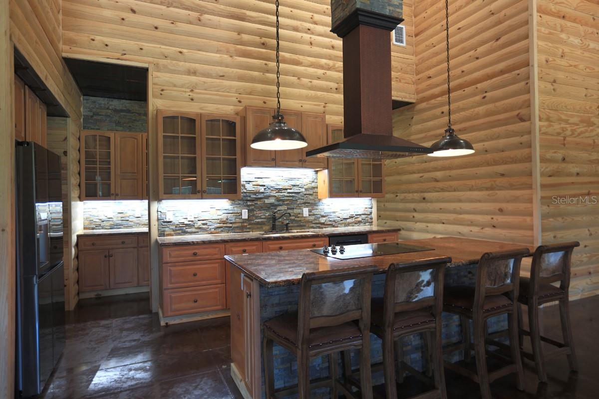 ACREAGE NON - SUBDIVISION - Residential