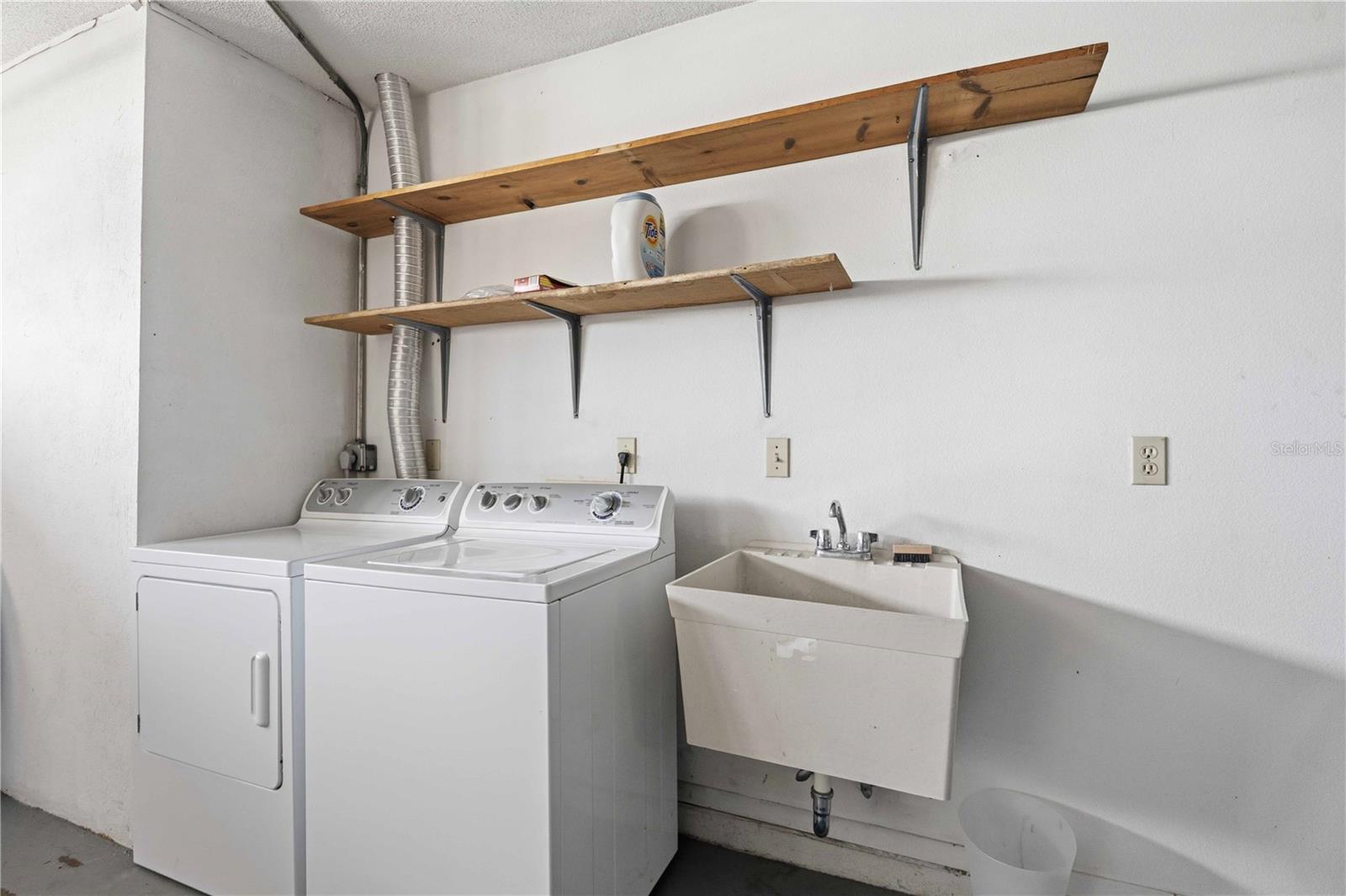 SOUTH VENICE UN 57 - Residential