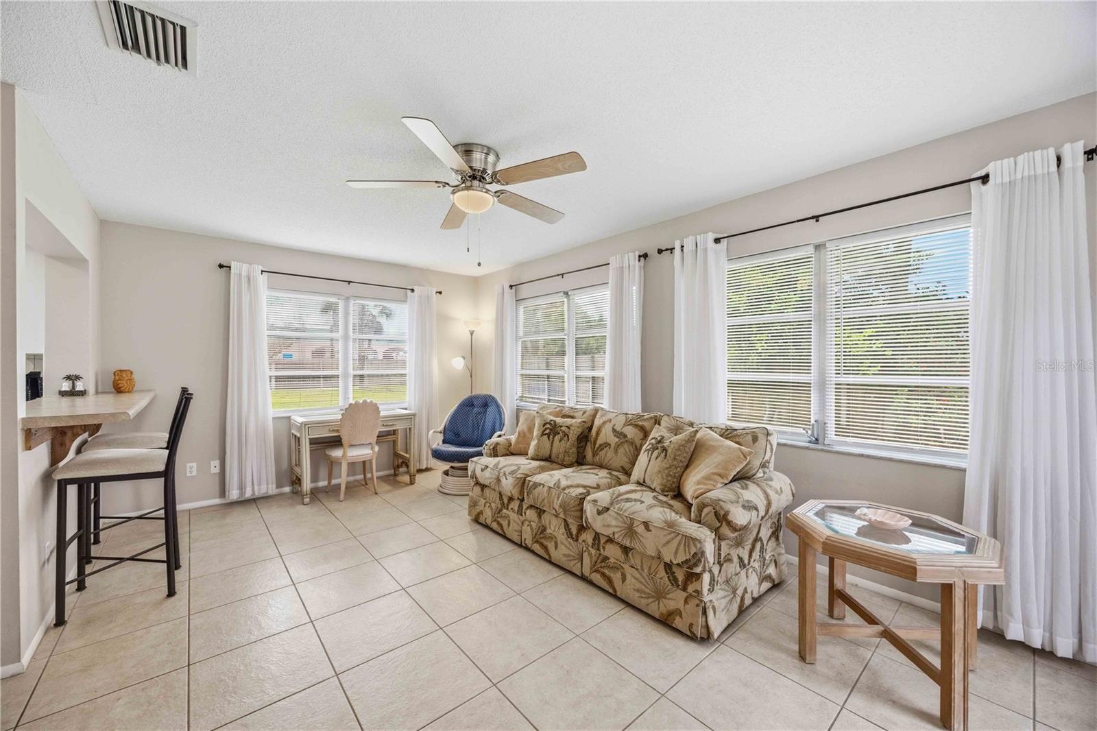 SOUTH VENICE UN 57 - Residential