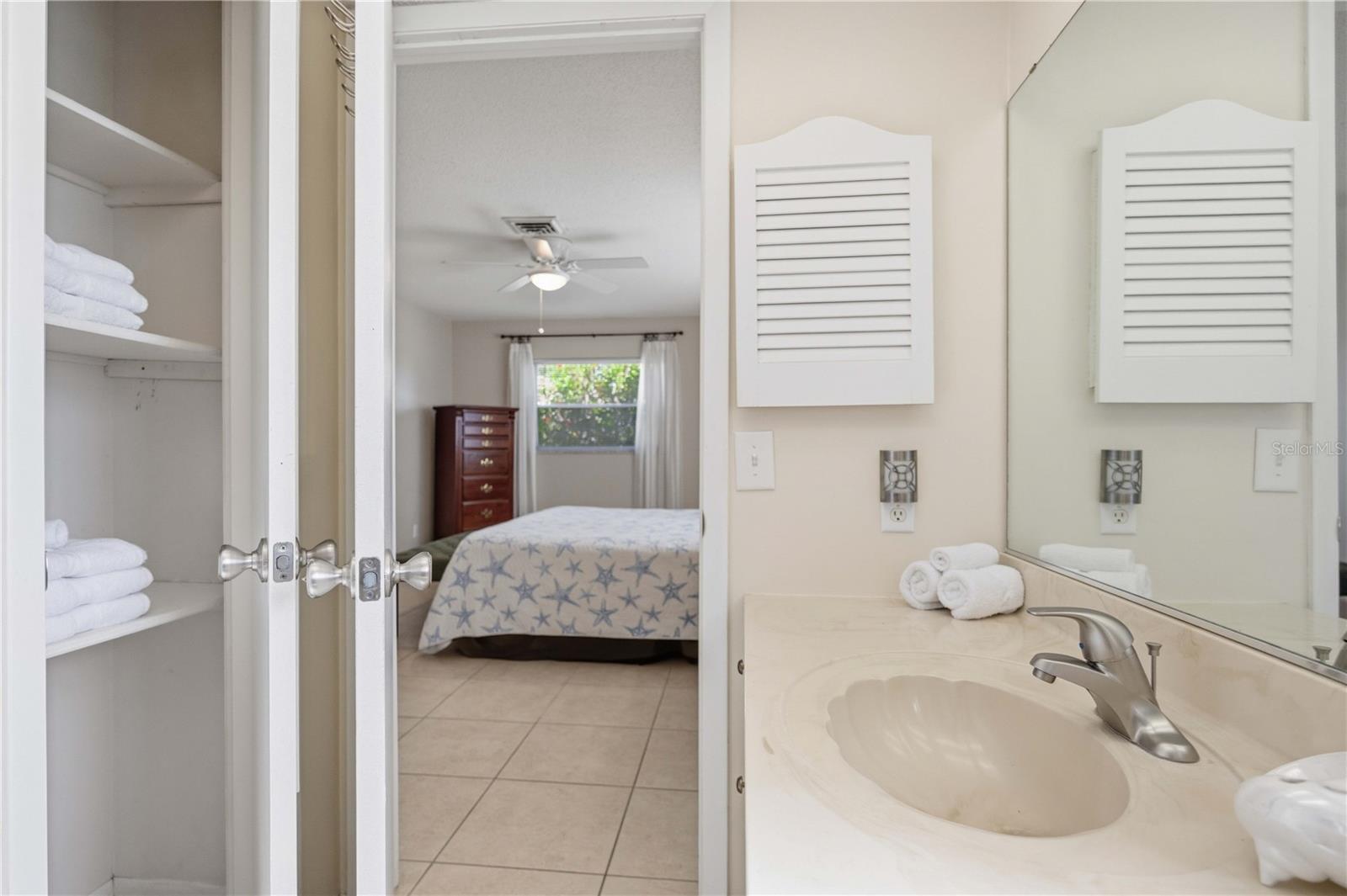 SOUTH VENICE UN 57 - Residential