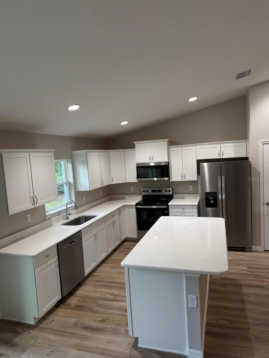 BELLEVIEW HEIGHTS ESTATE - Residential Lease