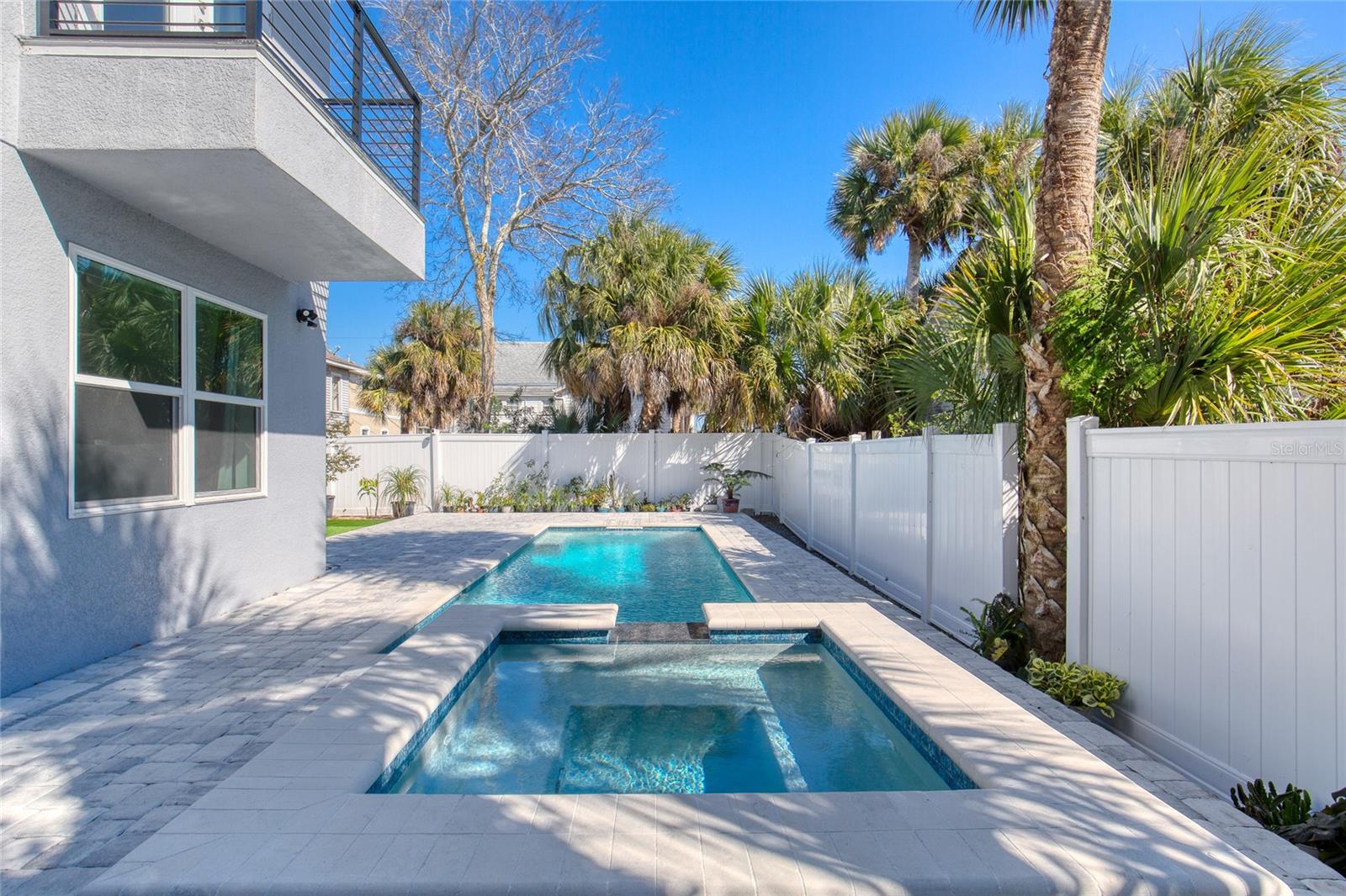 MEMENTO - Residential