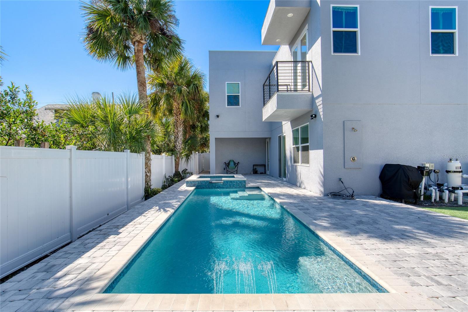 MEMENTO - Residential