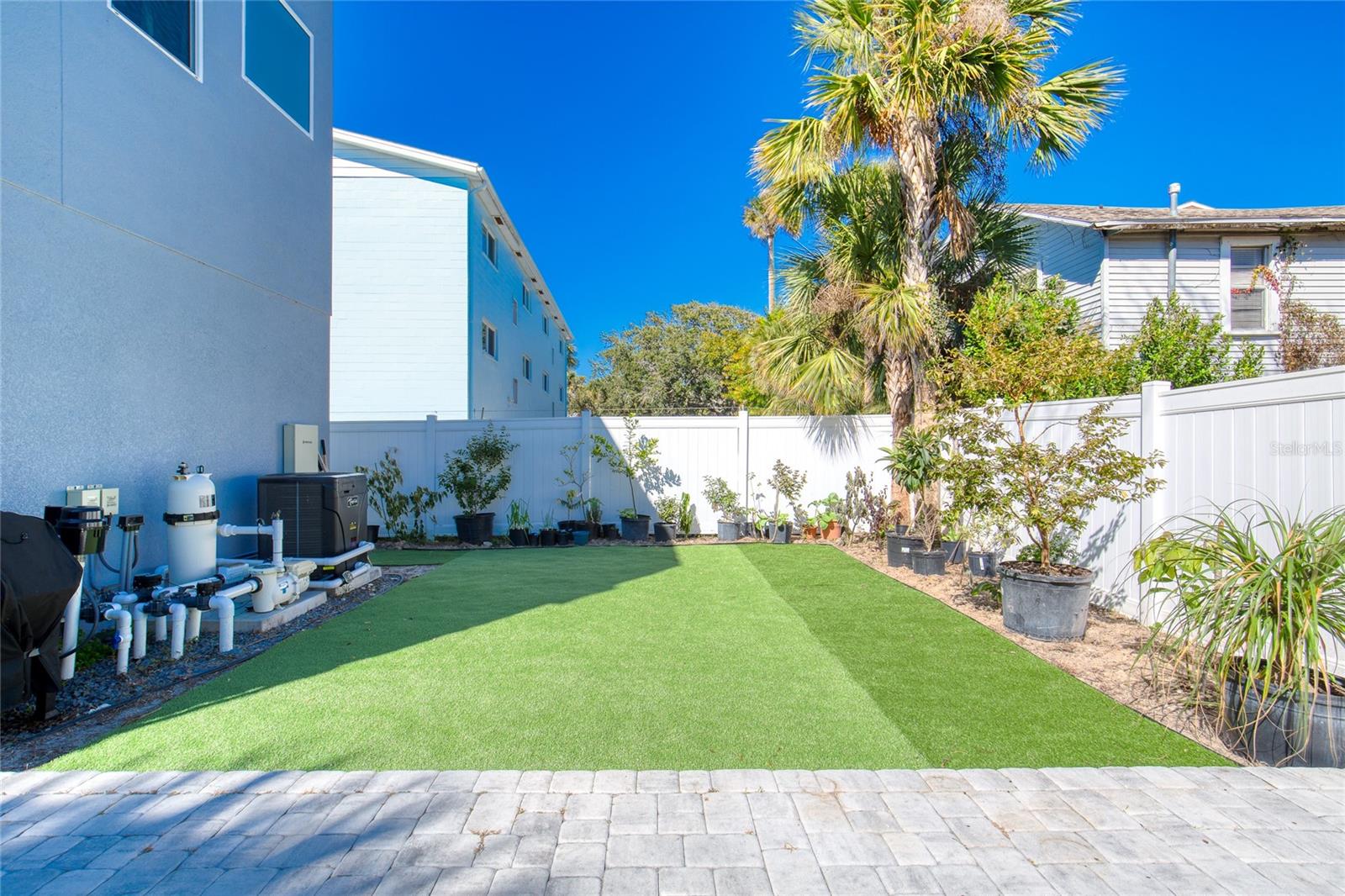 MEMENTO - Residential