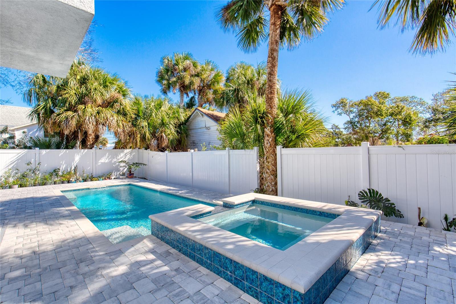 MEMENTO - Residential