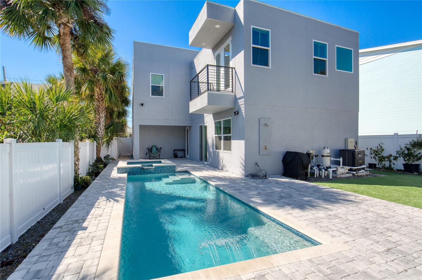 MEMENTO - Residential