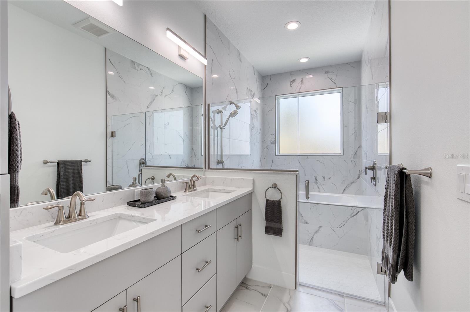 MEMENTO - Residential