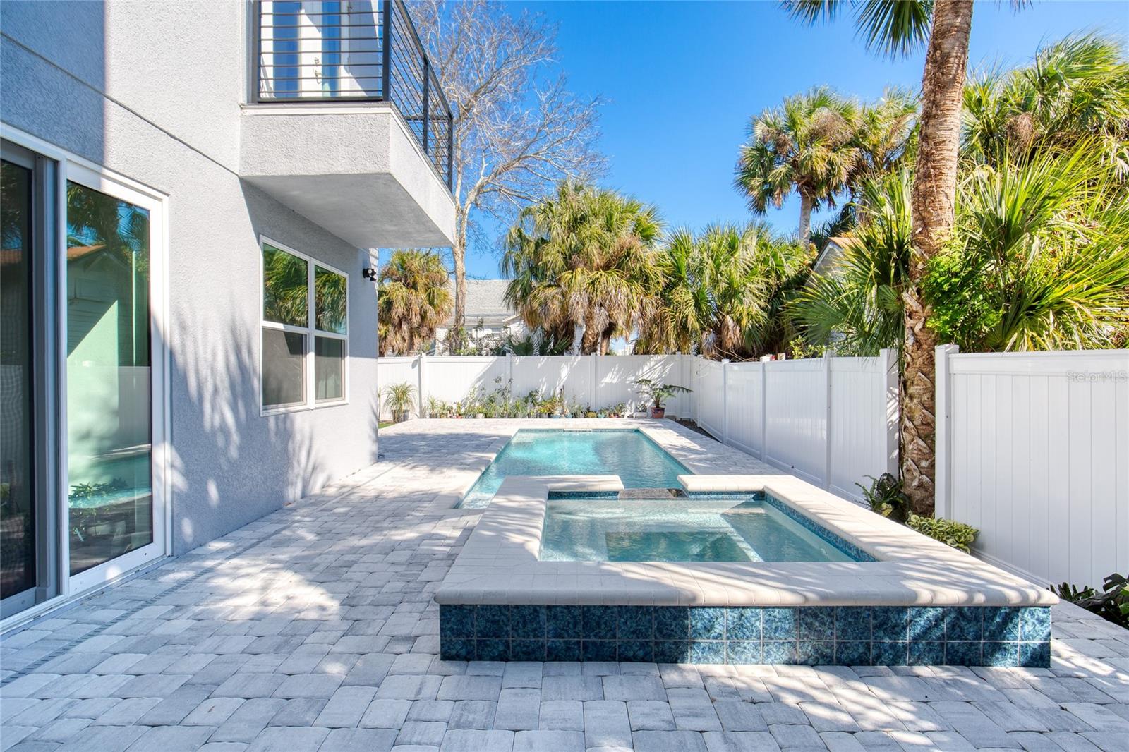 MEMENTO - Residential