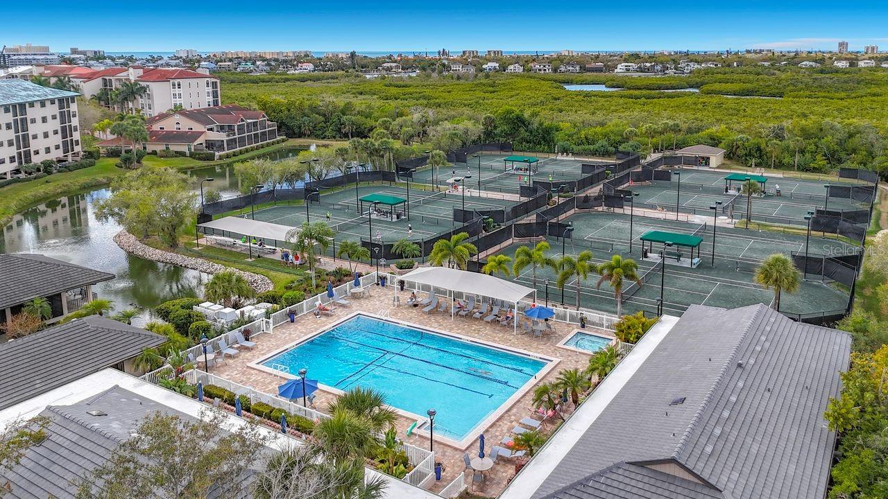 LANDINGS TREEHOUSE - Residential