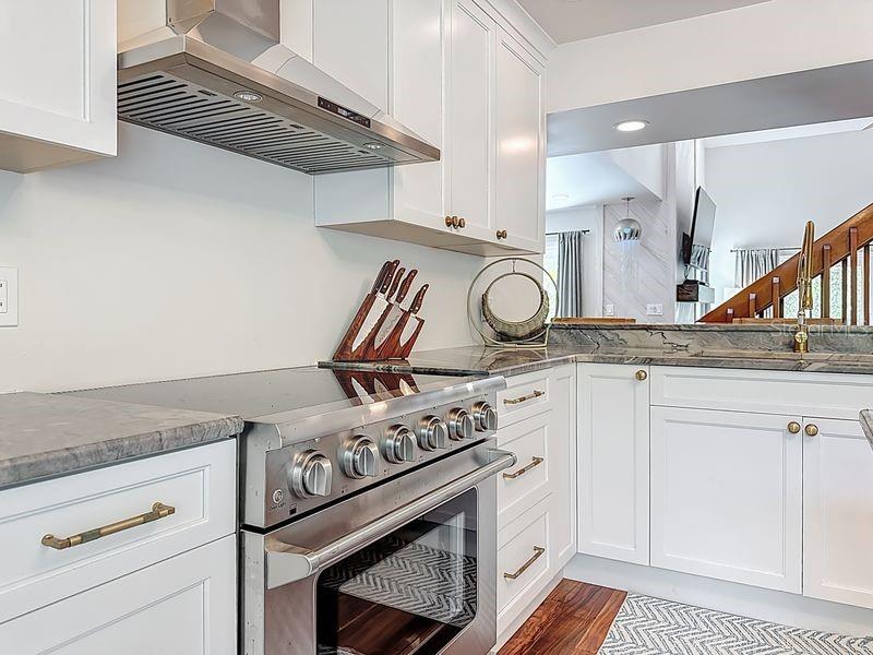 LANDINGS TREEHOUSE - Residential