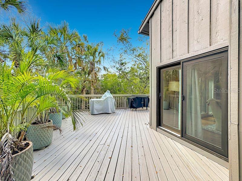 LANDINGS TREEHOUSE - Residential