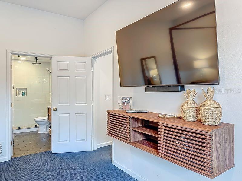 LANDINGS TREEHOUSE - Residential