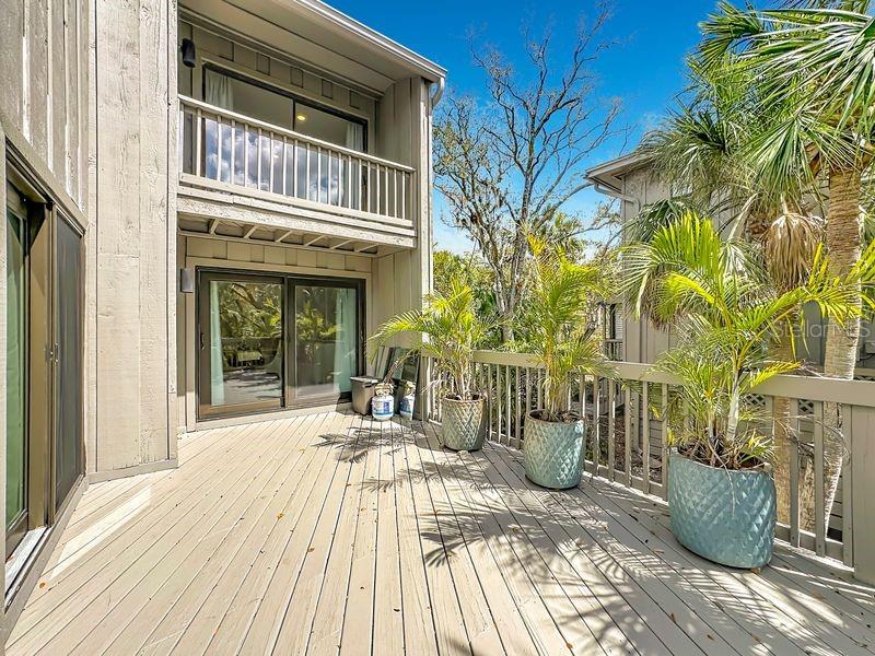 LANDINGS TREEHOUSE - Residential