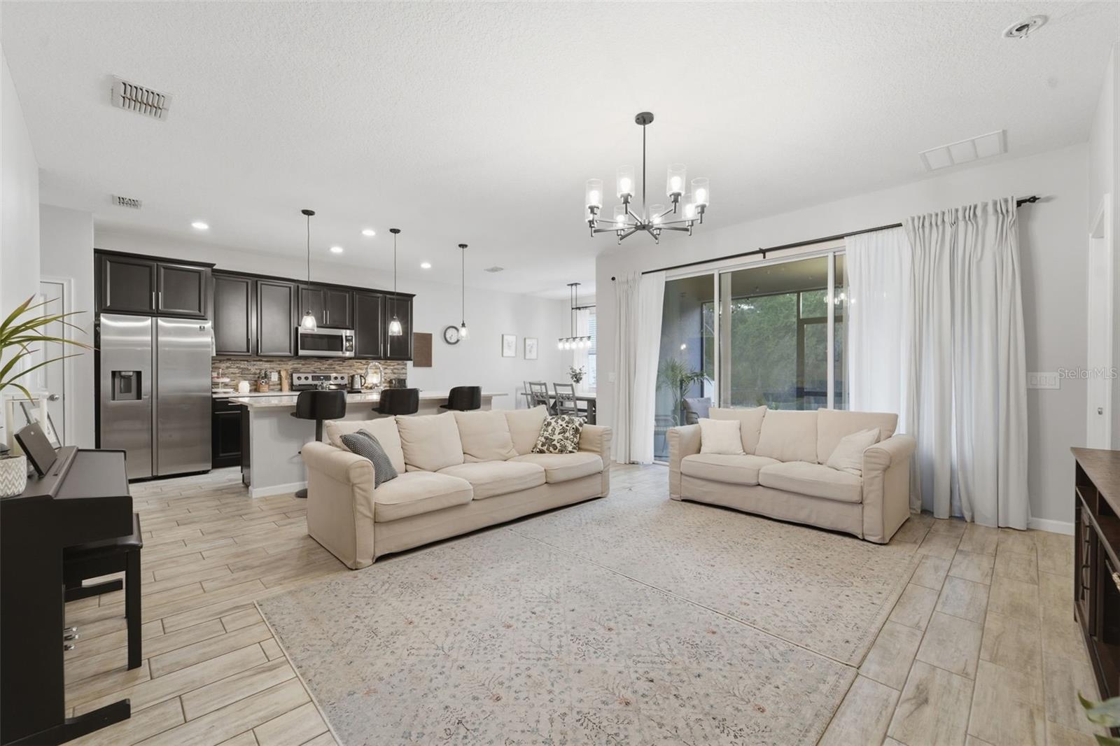 REDBRIDGE SQUARE - Residential