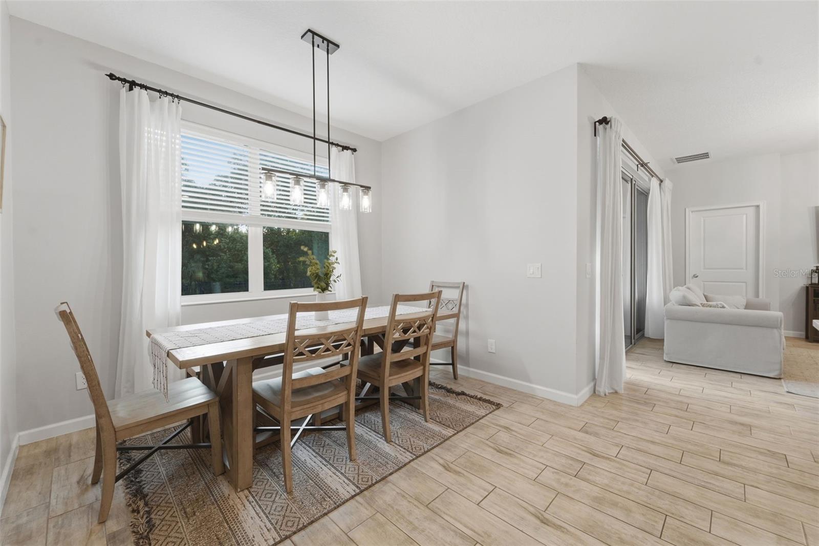 REDBRIDGE SQUARE - Residential