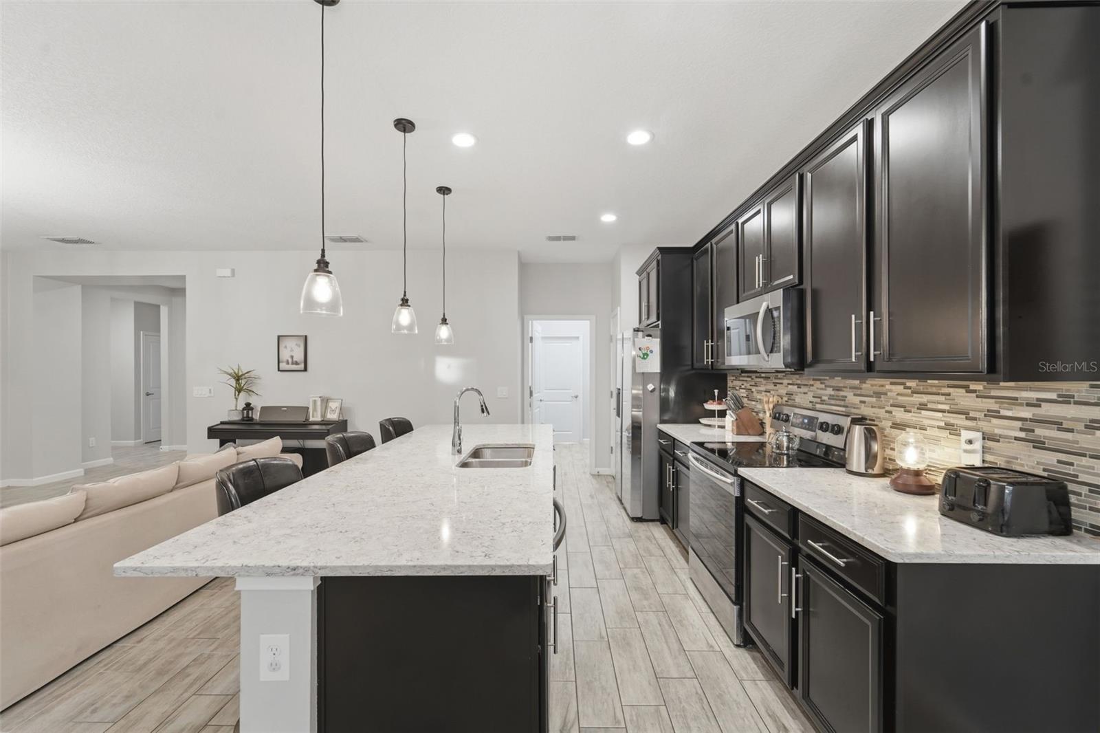 REDBRIDGE SQUARE - Residential