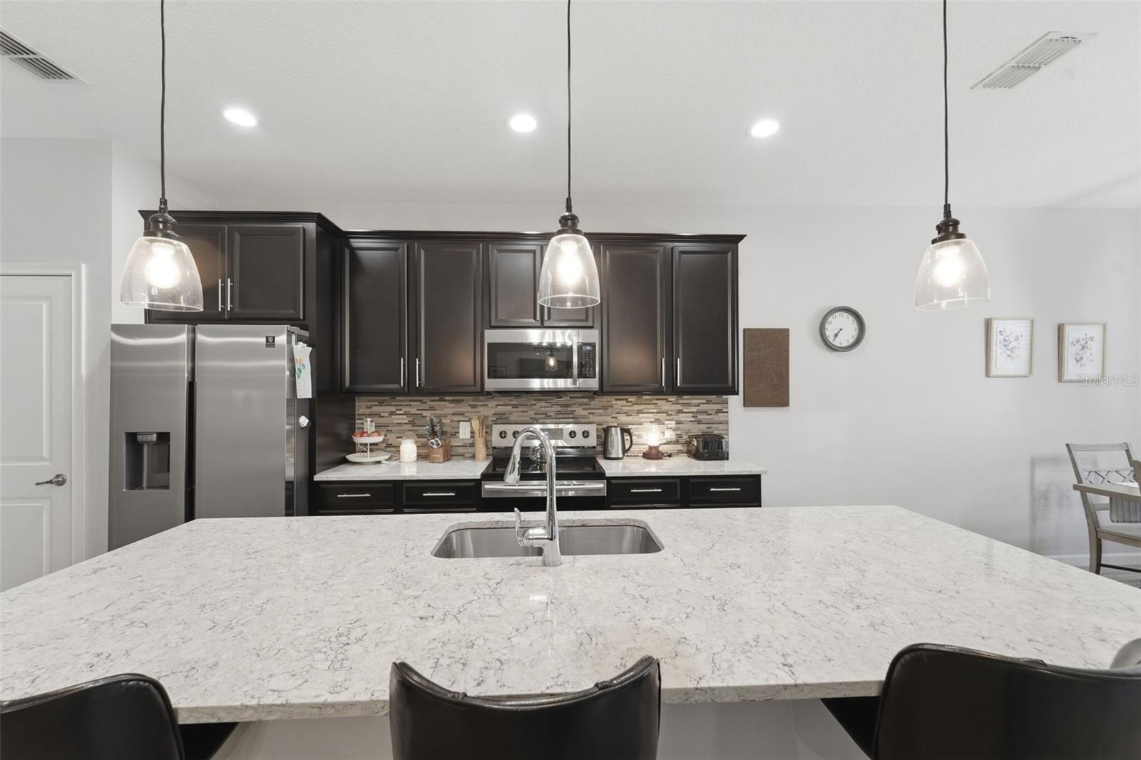 REDBRIDGE SQUARE - Residential
