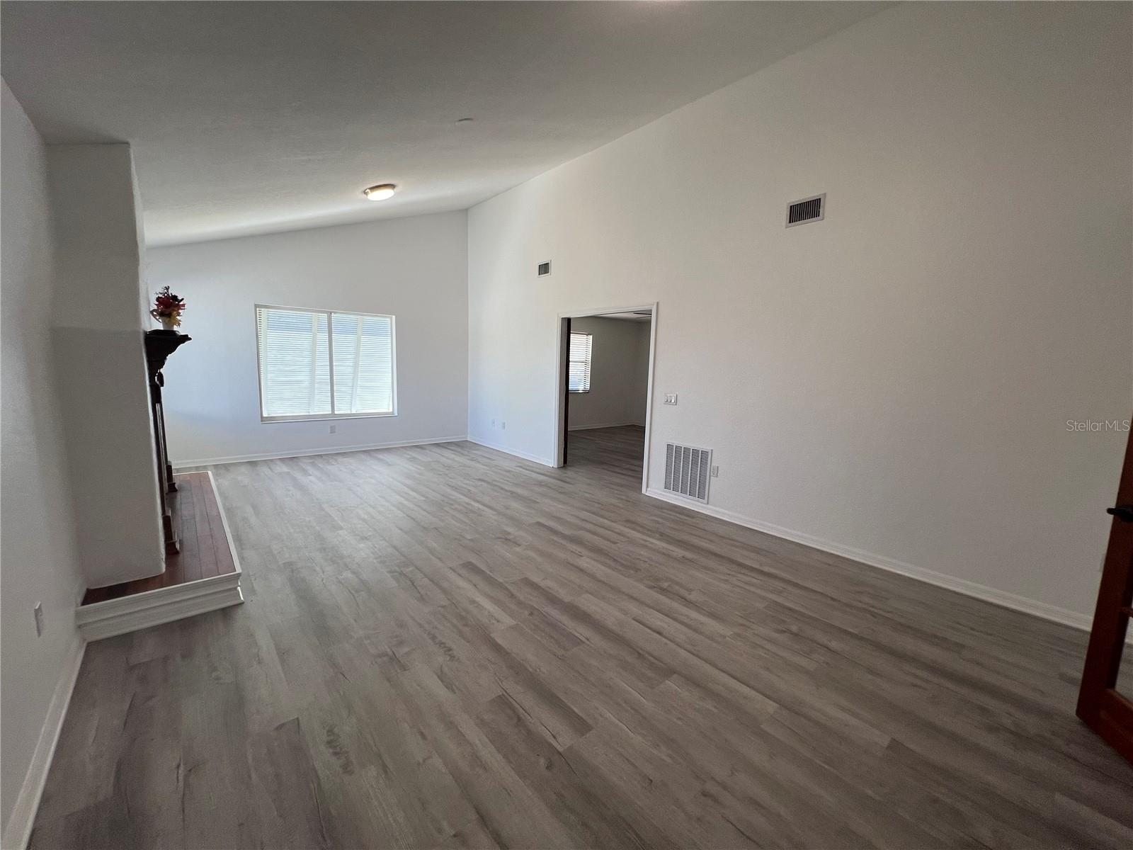 MYRTLE GARDENS - Residential Lease