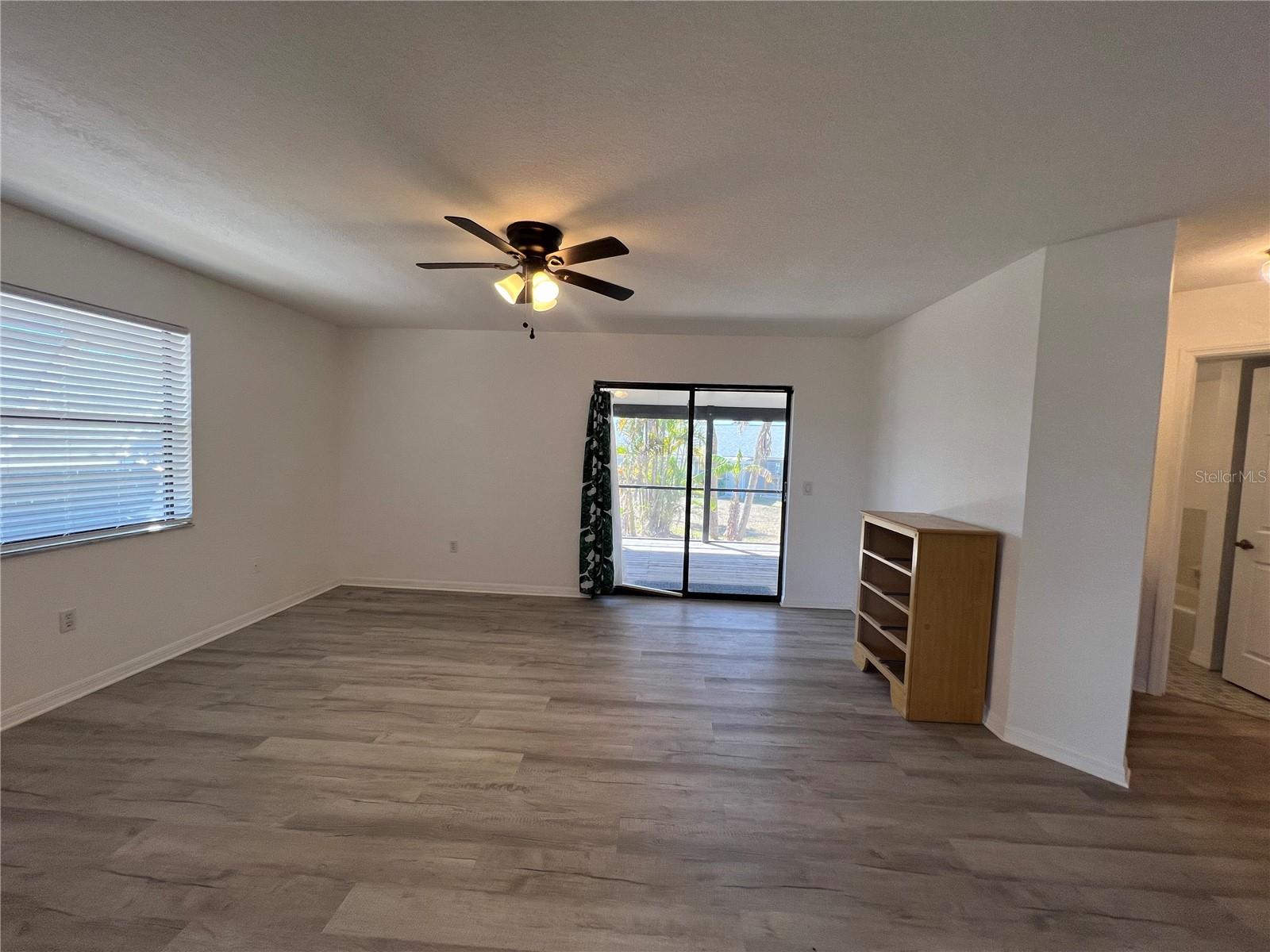 MYRTLE GARDENS - Residential Lease