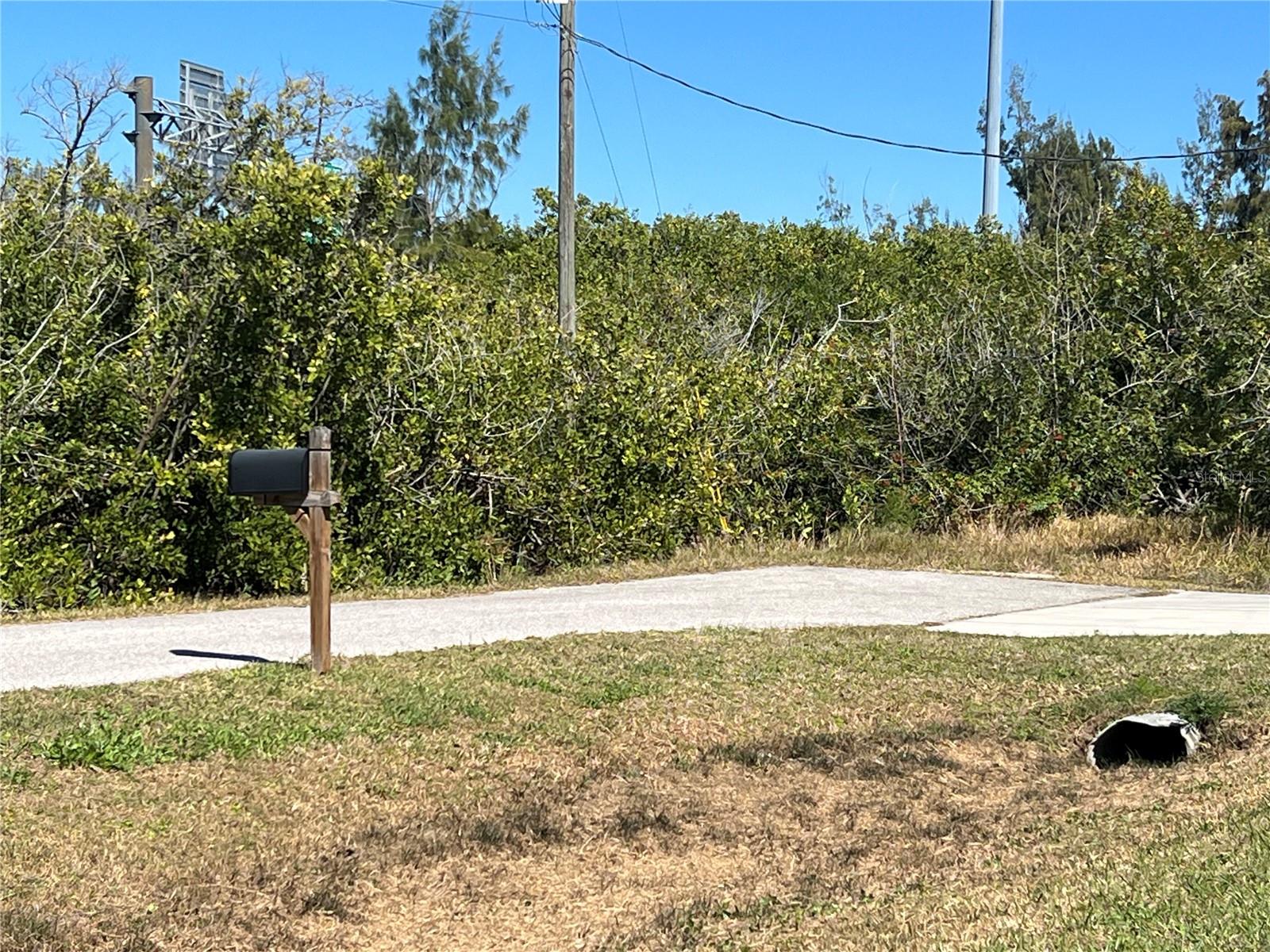 MYRTLE GARDENS - Residential Lease