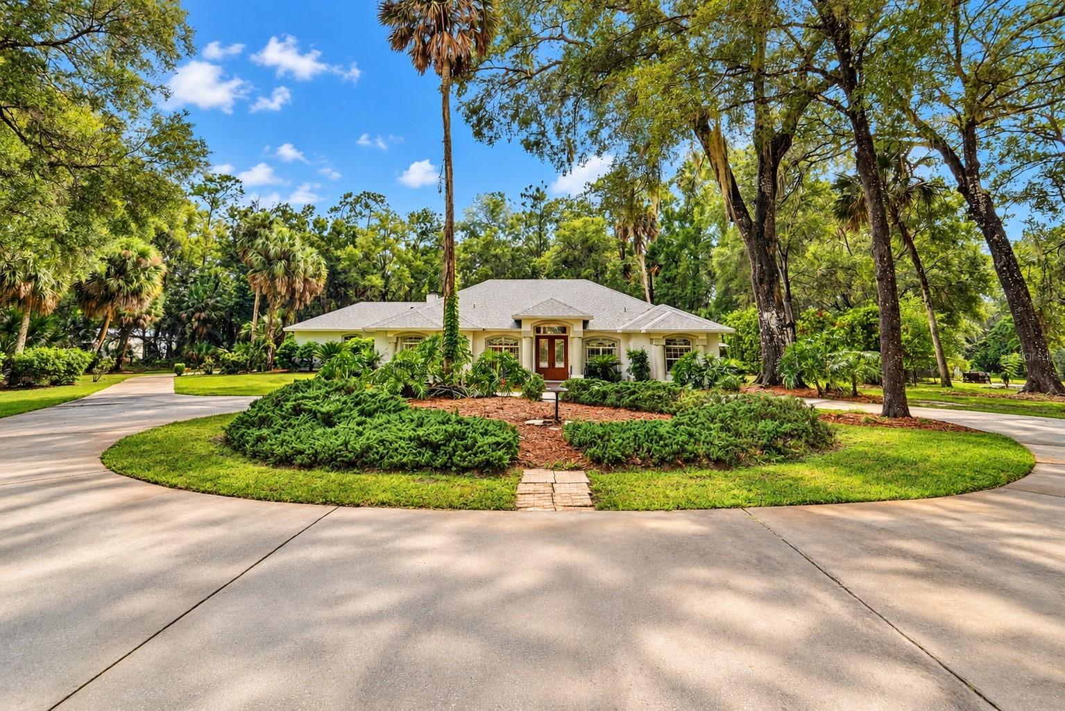 1830 GLENWOOD OAKS LANE