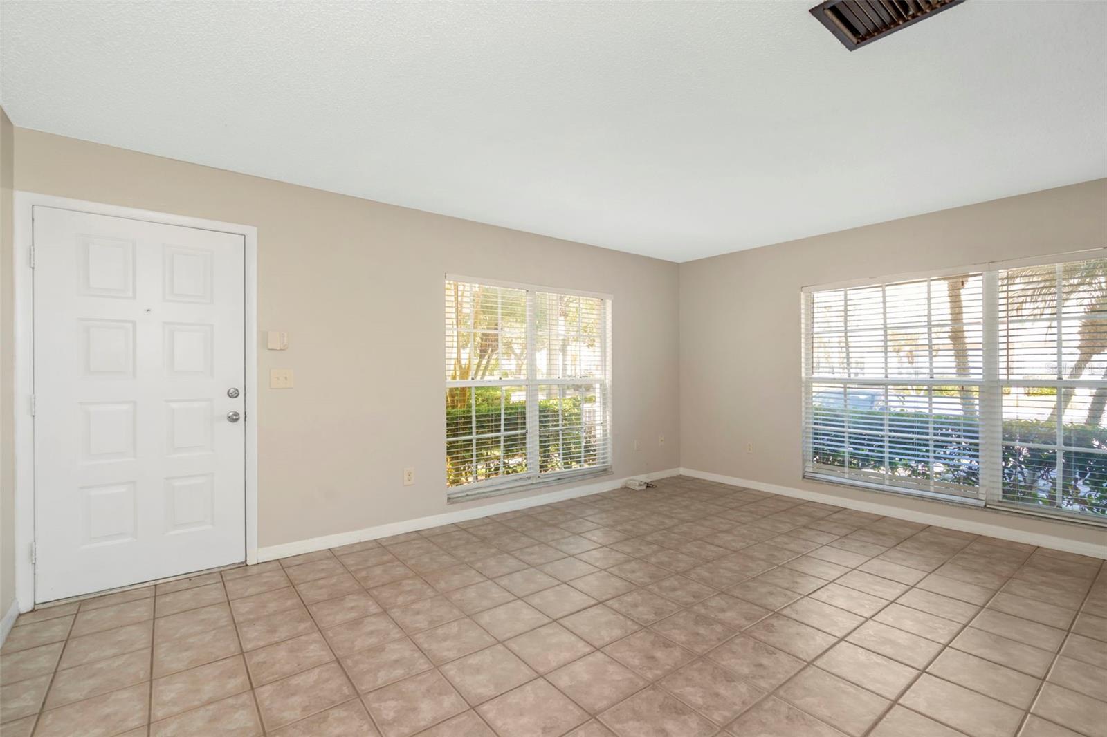 THE TWNHMS AT KENSINGTON PH - Residential