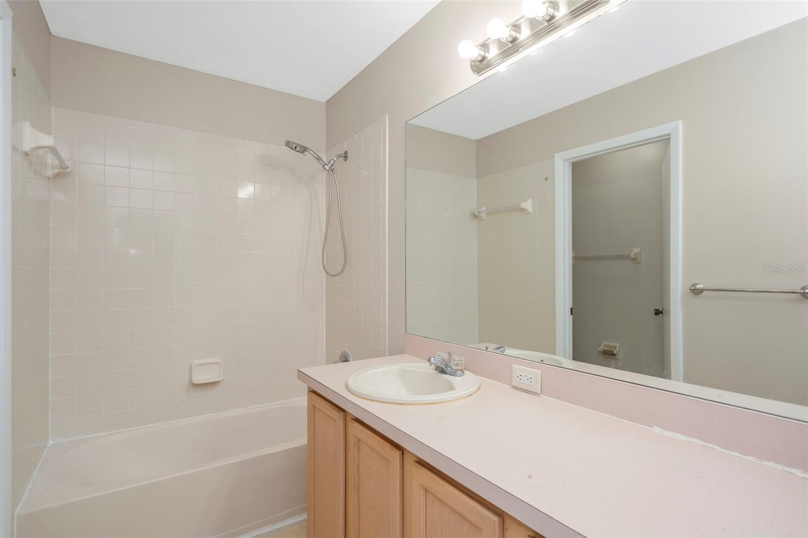 THE TWNHMS AT KENSINGTON PH - Residential