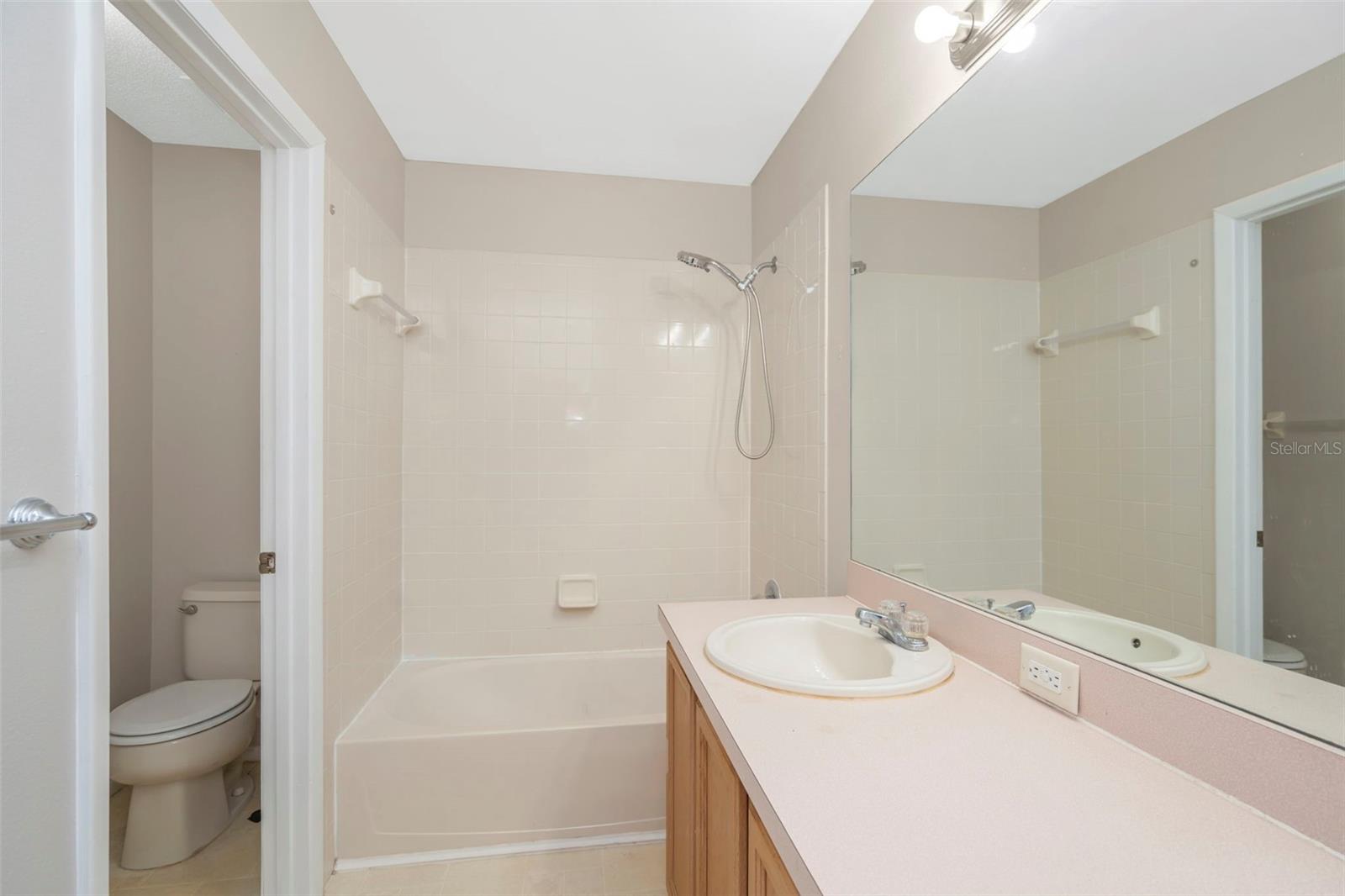 THE TWNHMS AT KENSINGTON PH - Residential