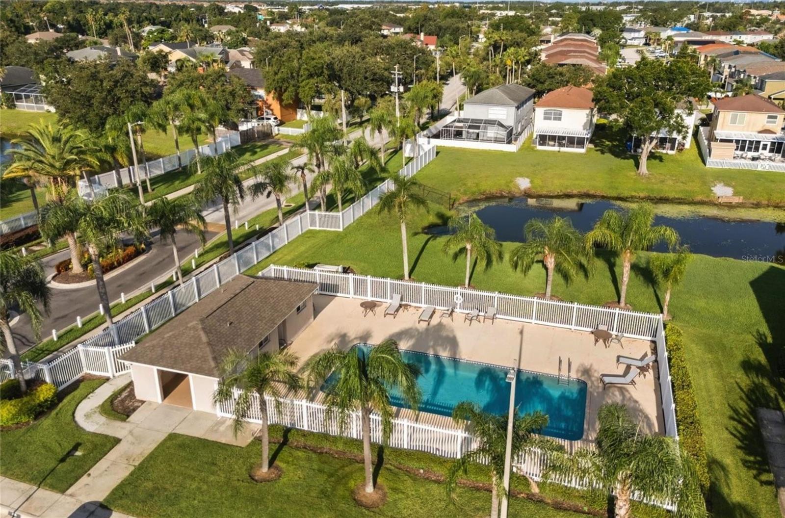 THE TWNHMS AT KENSINGTON PH - Residential