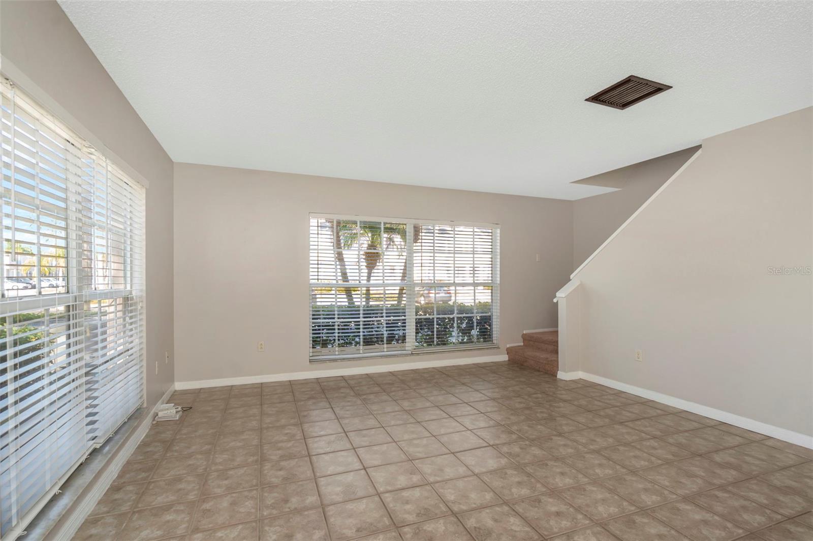 THE TWNHMS AT KENSINGTON PH - Residential