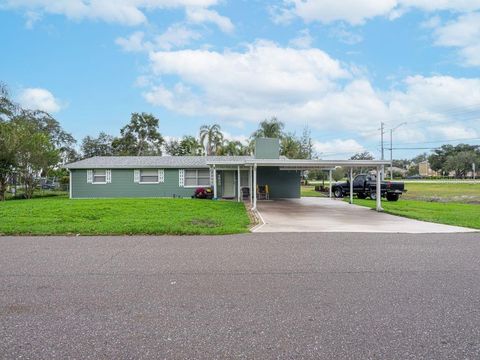 A home in LAKELAND