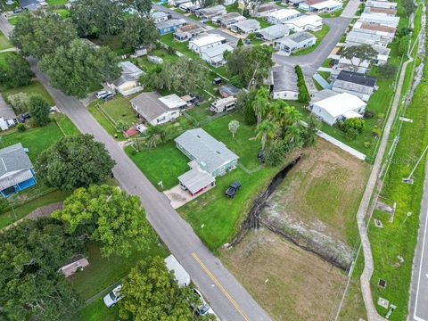 A home in LAKELAND