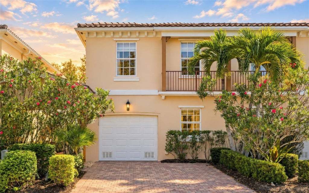 Photo of 7632 Bergamo Avenue, Sarasota, FL 34238 (MLS # A4706365)