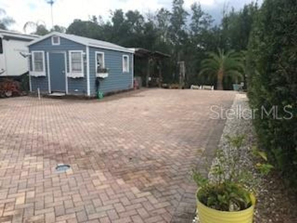 Photo of 20285 Us Highway 27 #21, Clermont, FL 34715 (MLS # O6402291)